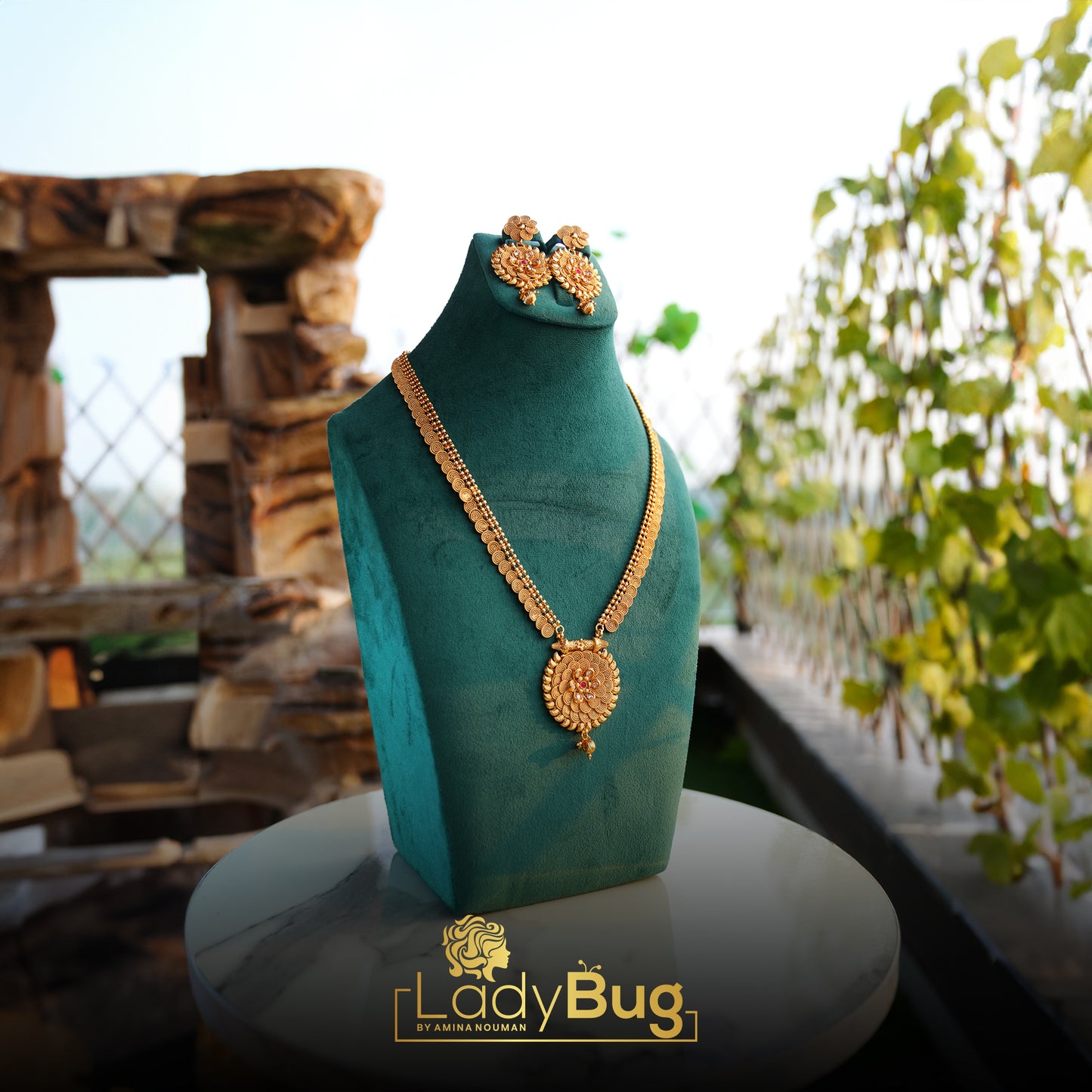 Gold-platted necklace set