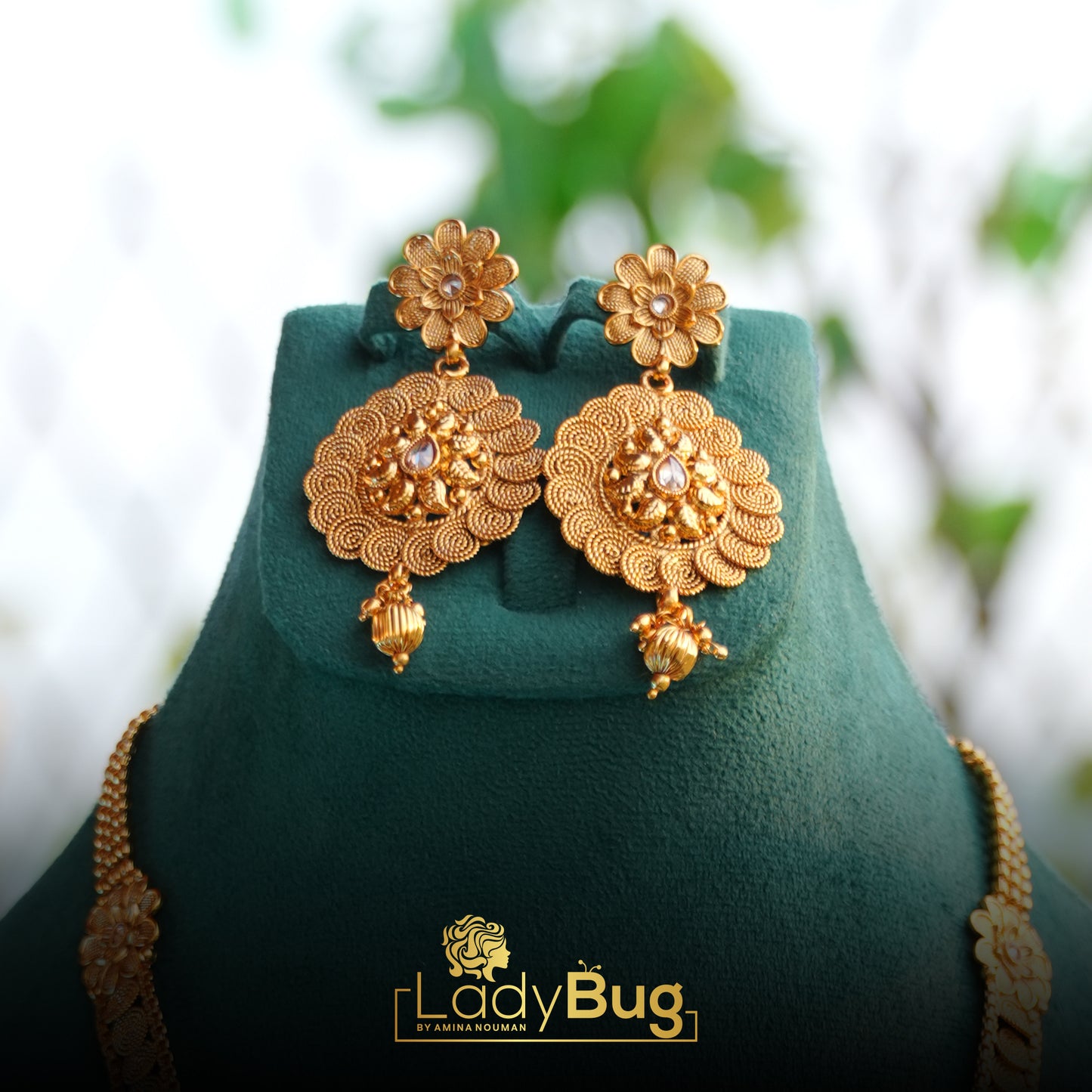 Gold-platted necklace set