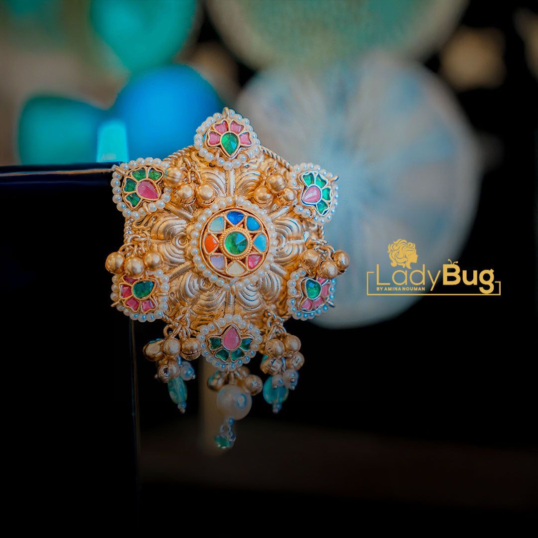 Golden Oversized Bid Studs