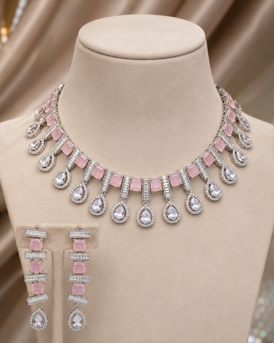Rhodium-plated set with powder-pink stones – Jewelry Set by Ladybug (Photo 2)