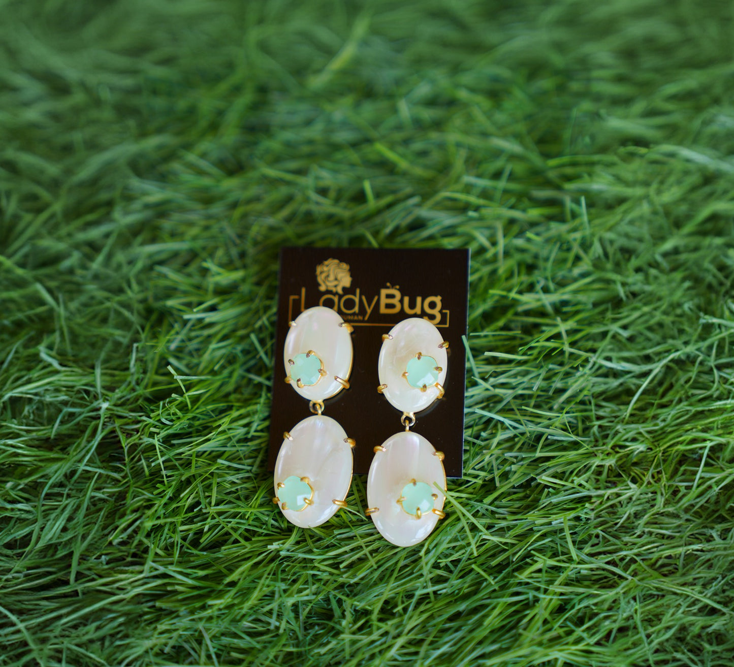 Mother Pearl Earrings with Mint Stones