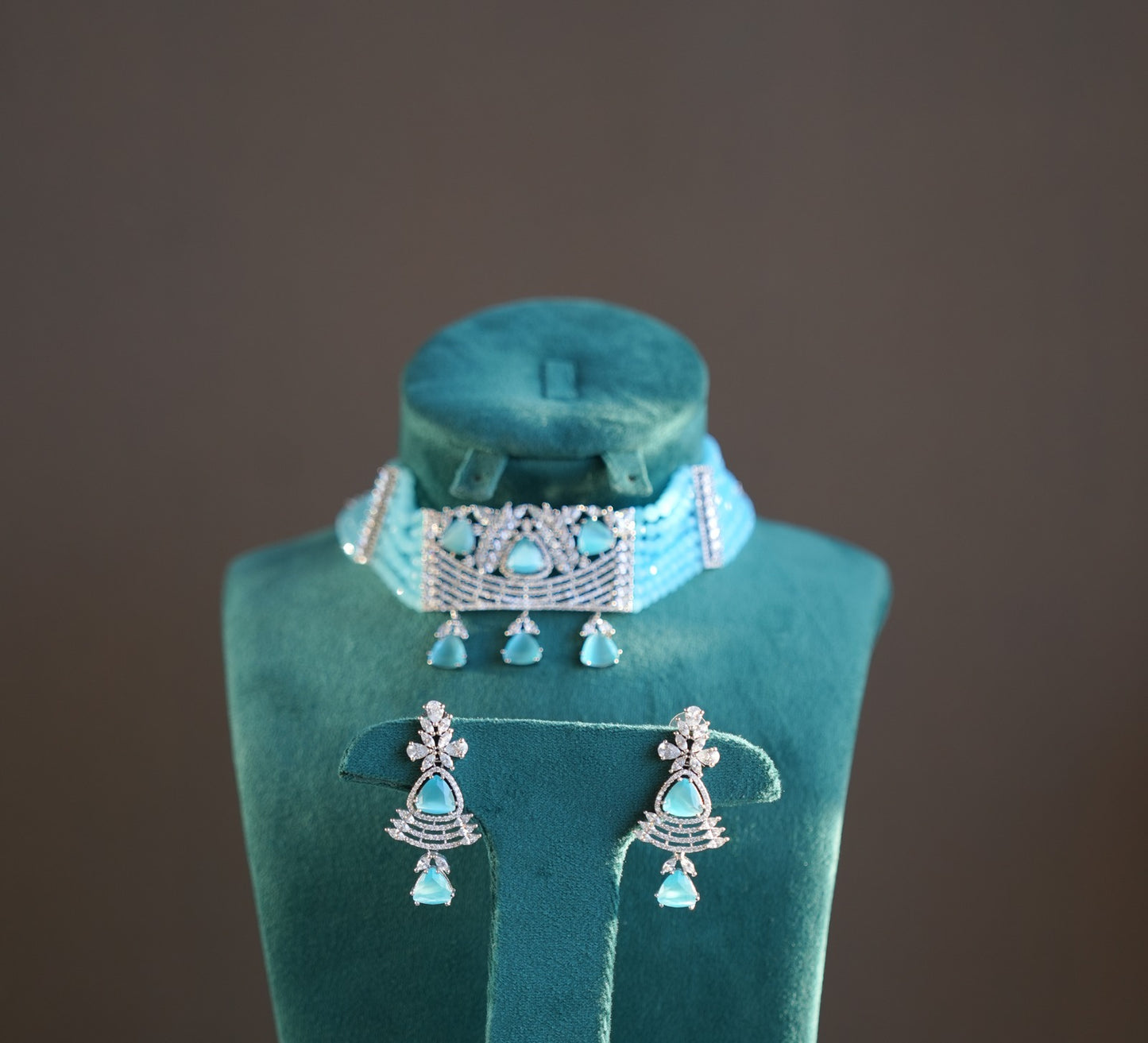 Rhodium-plated Choker Set and Ice Blue with Ad Zircon