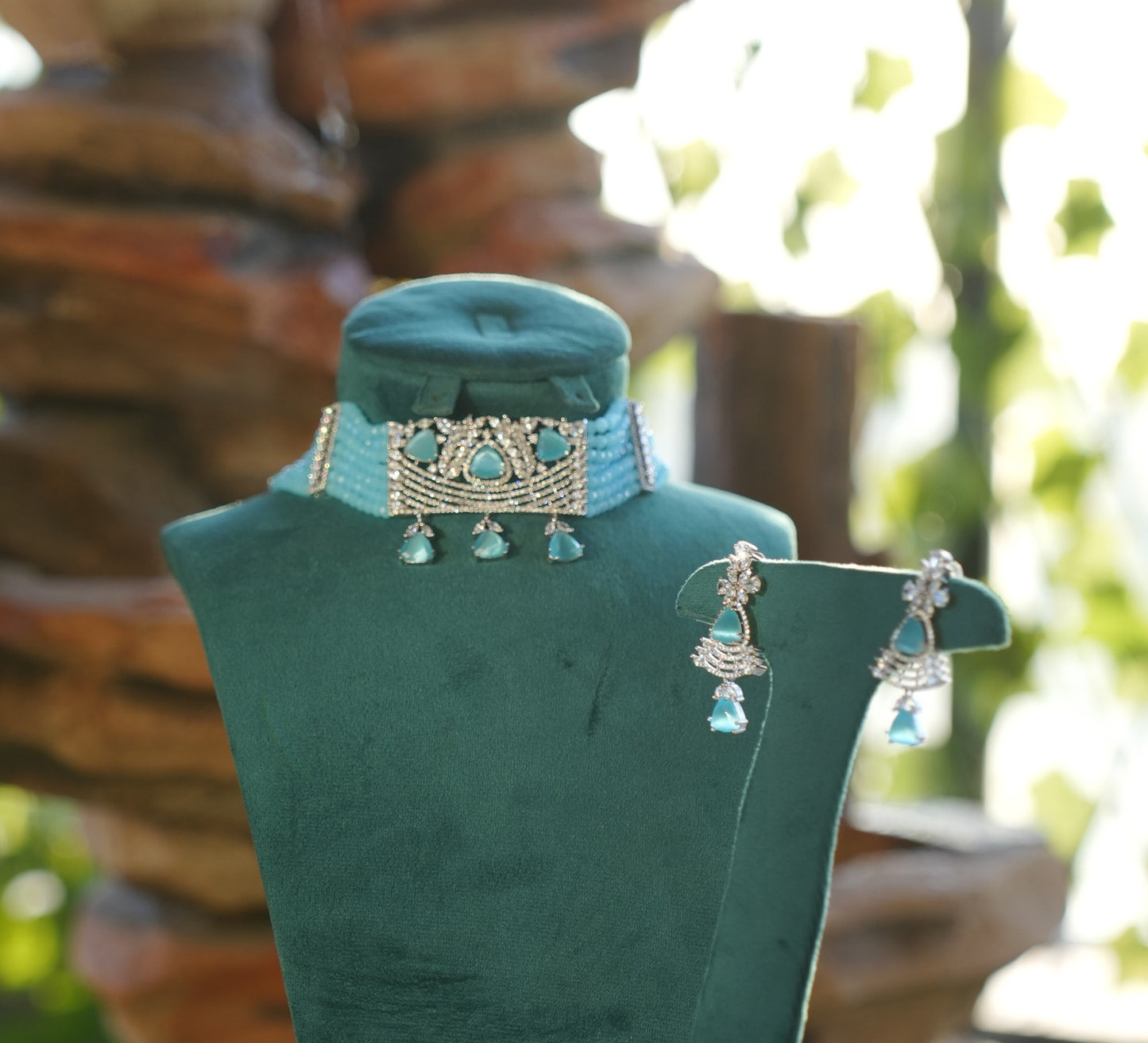 Rhodium-plated Choker Set and Ice Blue with Ad Zircon