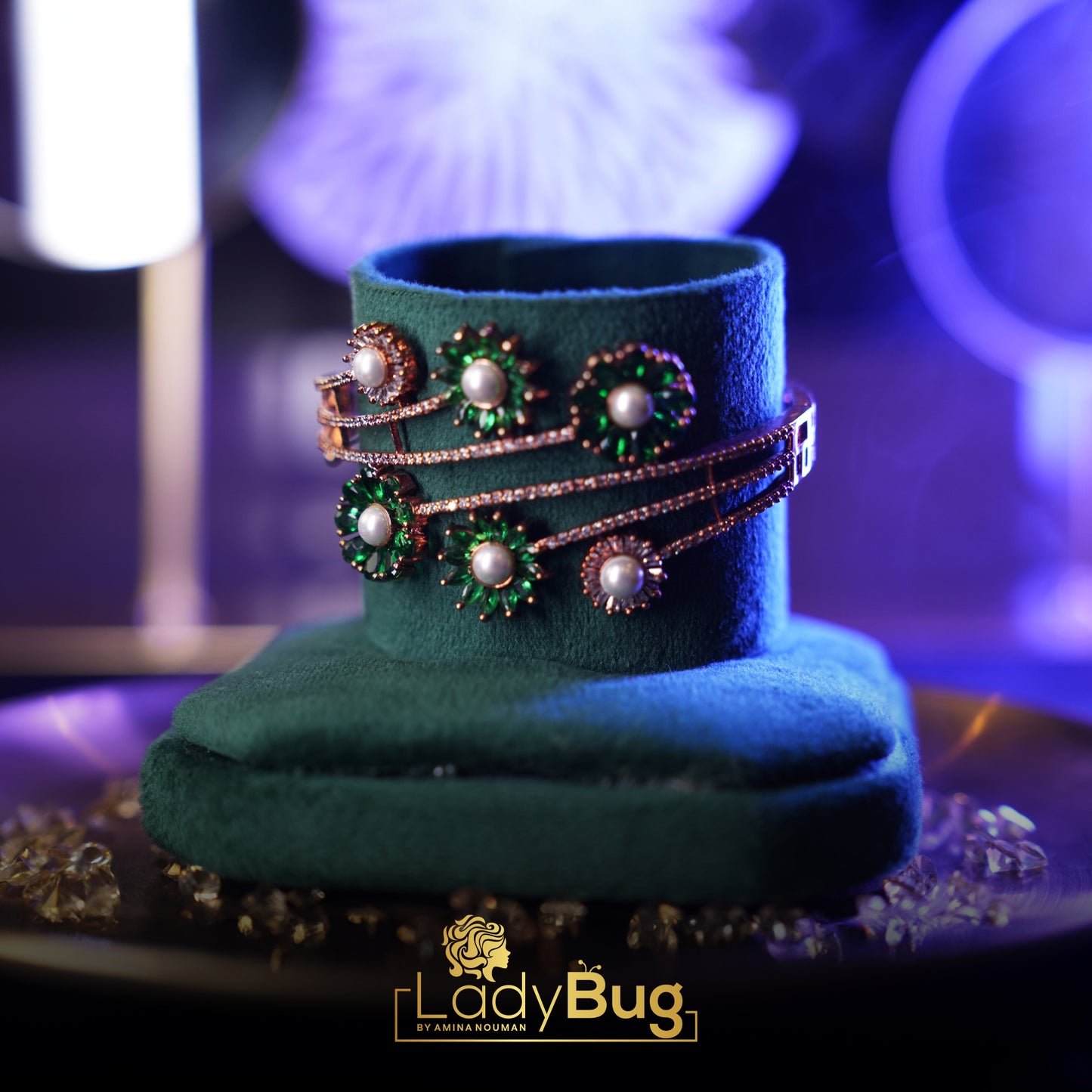 Bracelet with Emerald and white stones