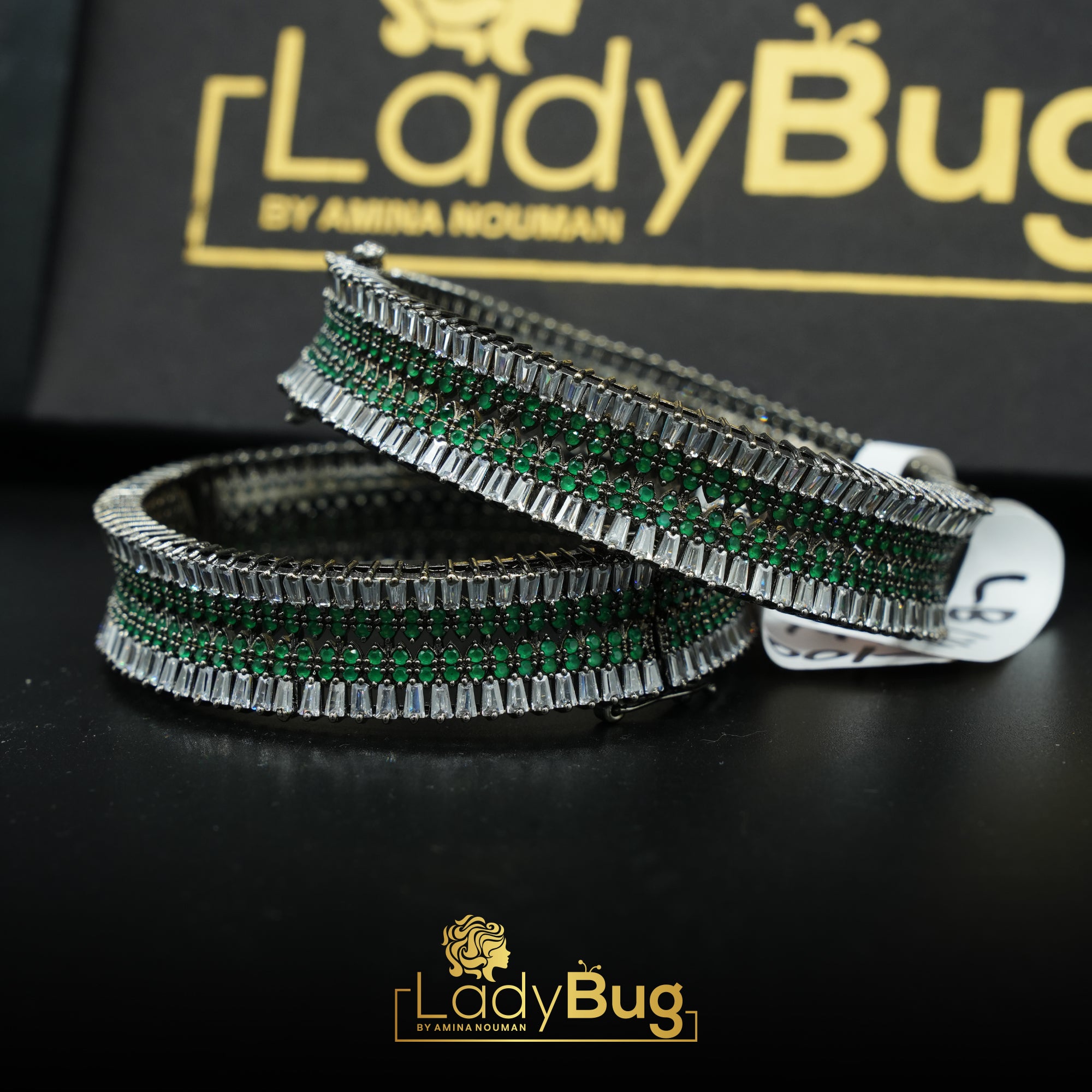 openable Kara in Emerald color and Victorian polish (LB-124,144)
