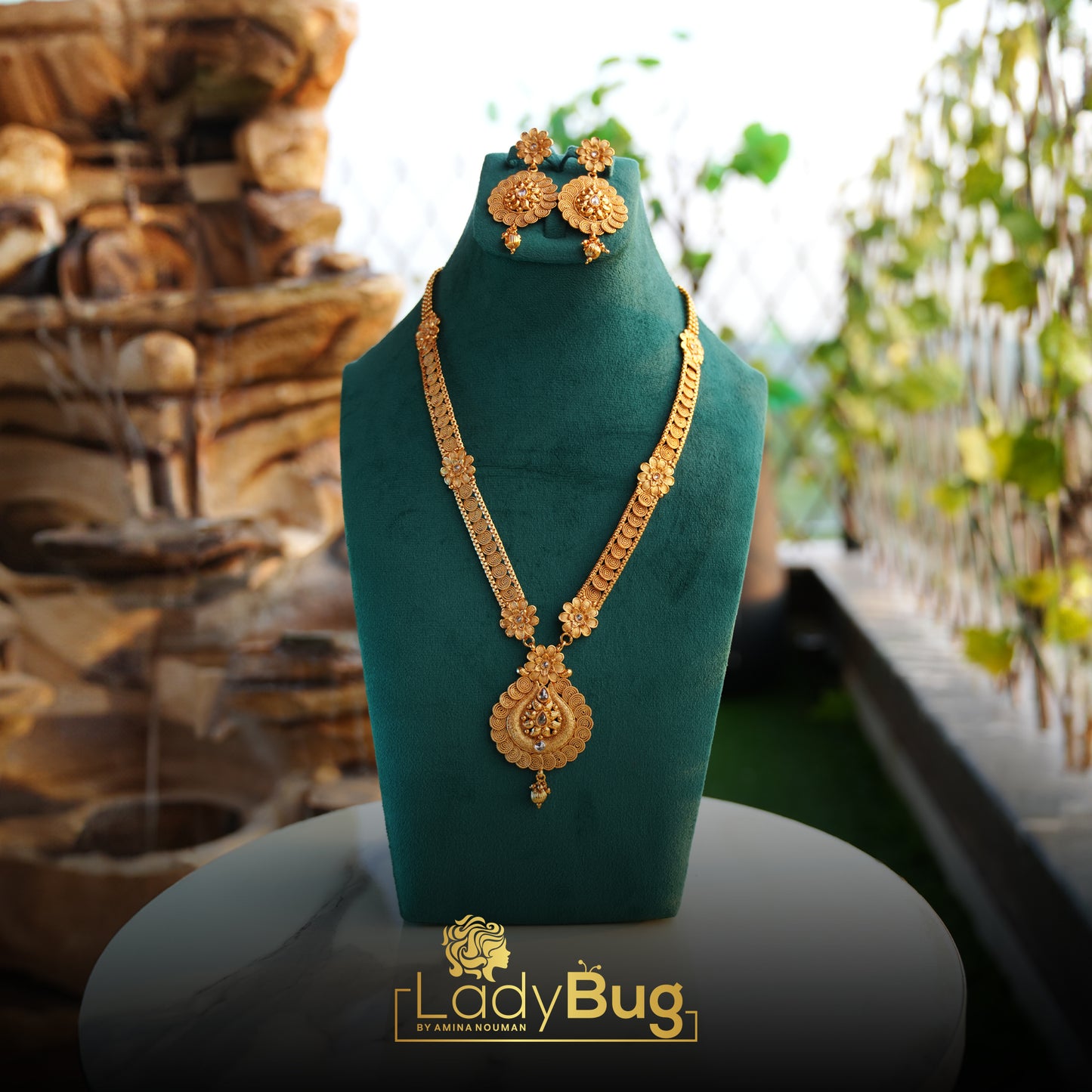 Gold-platted necklace set