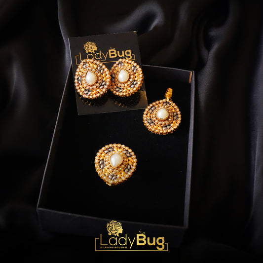 gold-plated pendant set with white pearls