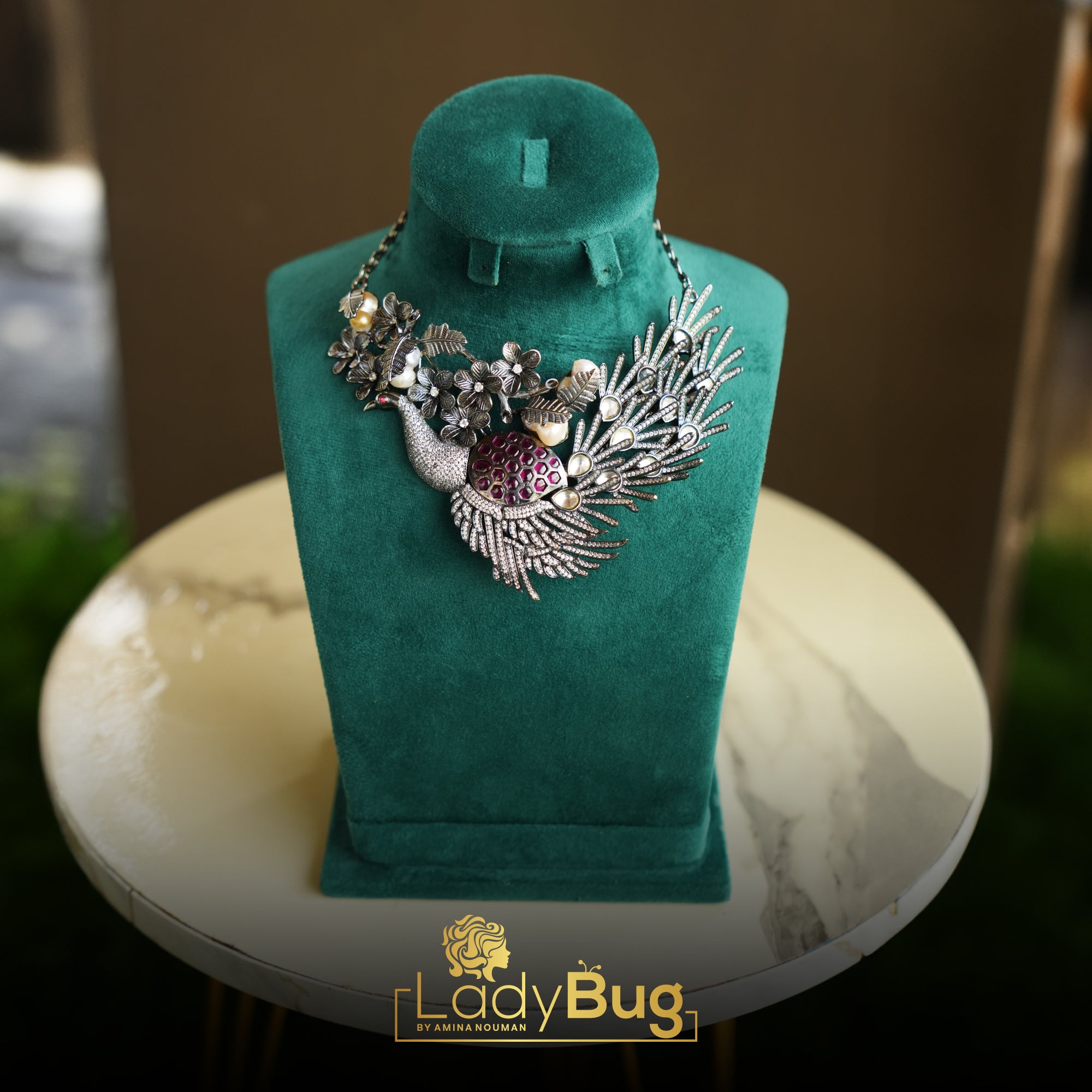 Peacock Mother Pearl Nacklace with Victorian polish (LB-614)