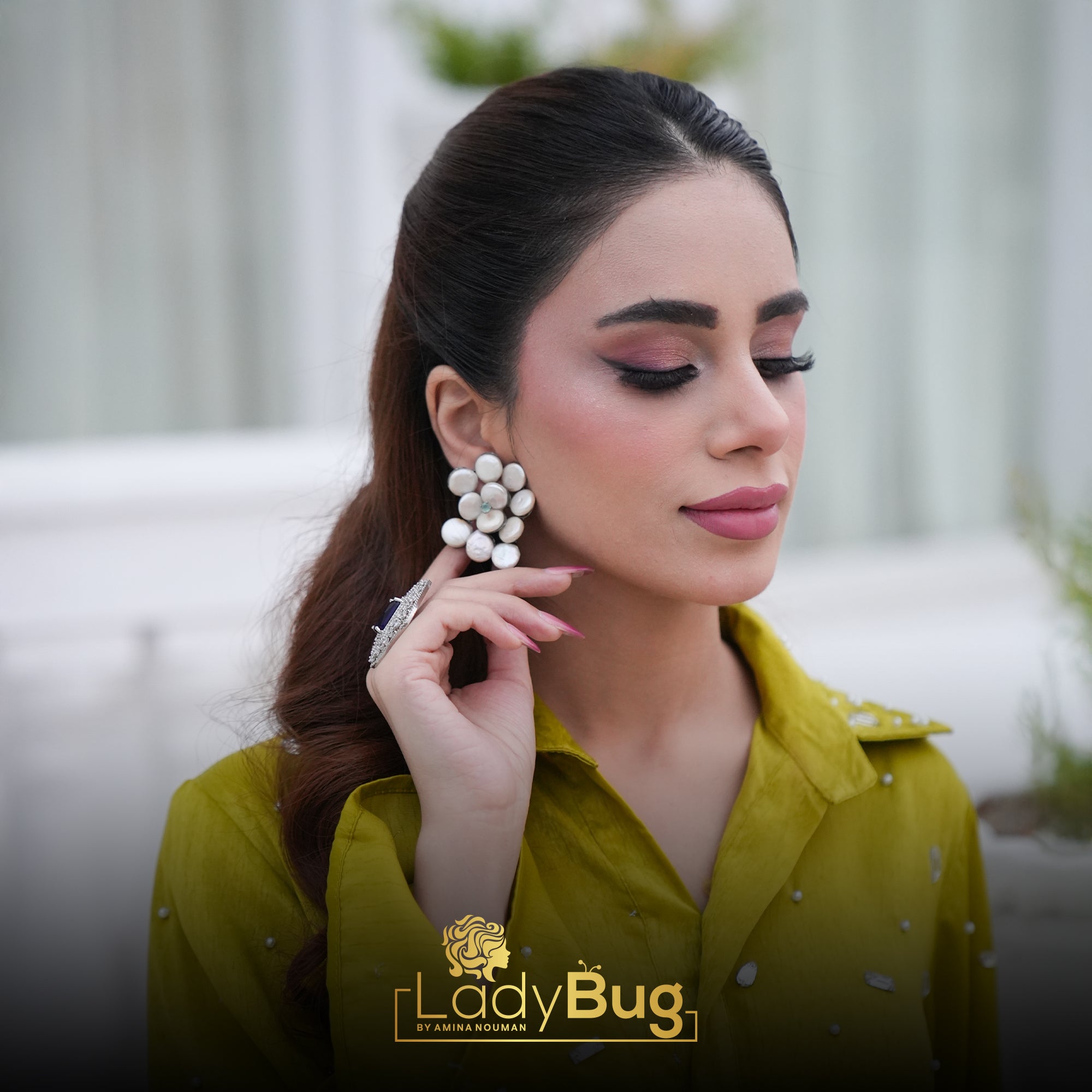 Mother Pearl Big Studs Back Victorian Polish (LB-212)