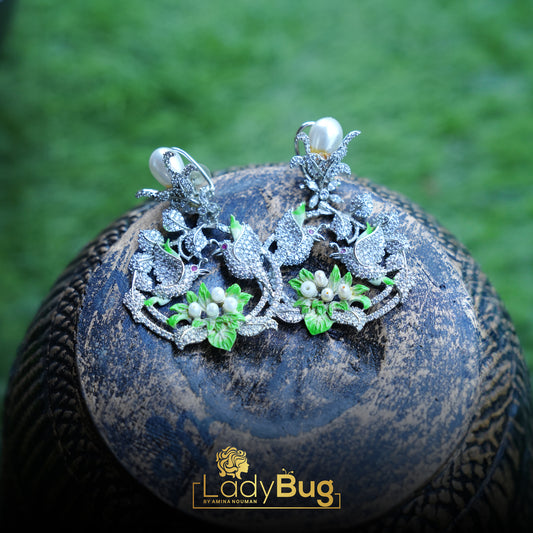 Rhodium-plated hand-painted earrings with pearls