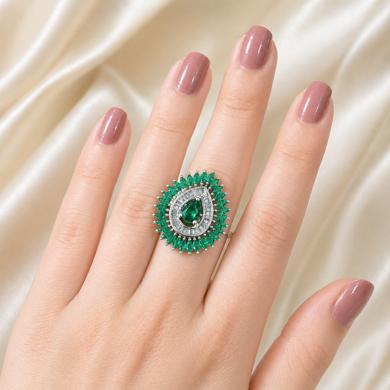 Teardrop shape rings – Ring by Ladybug
