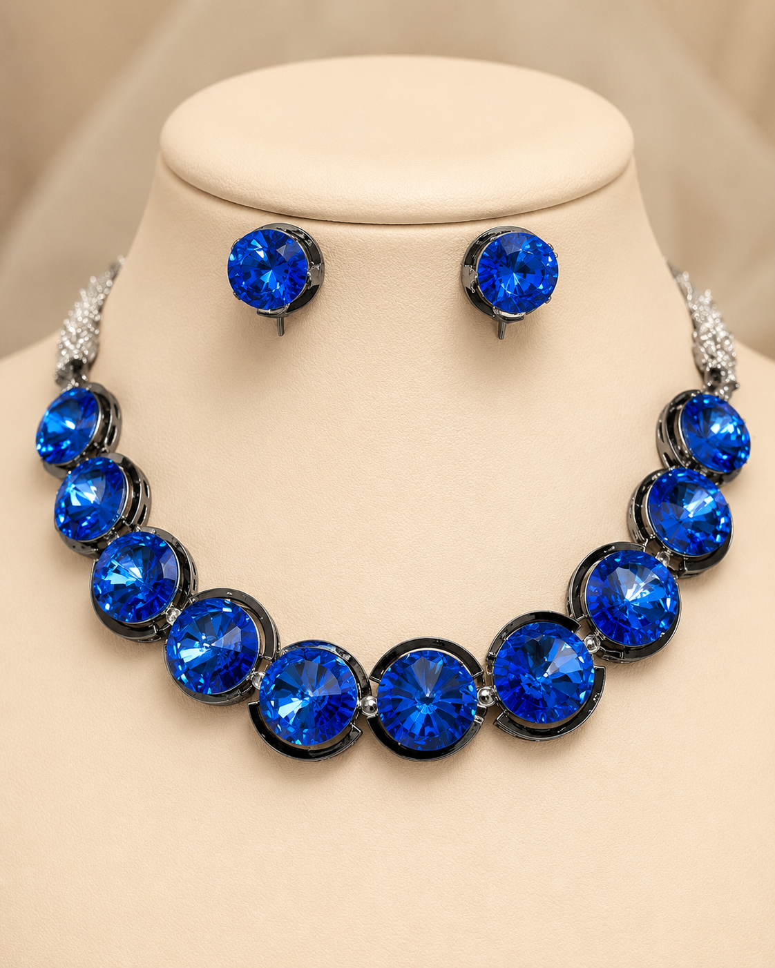 Swar*ski necklace set