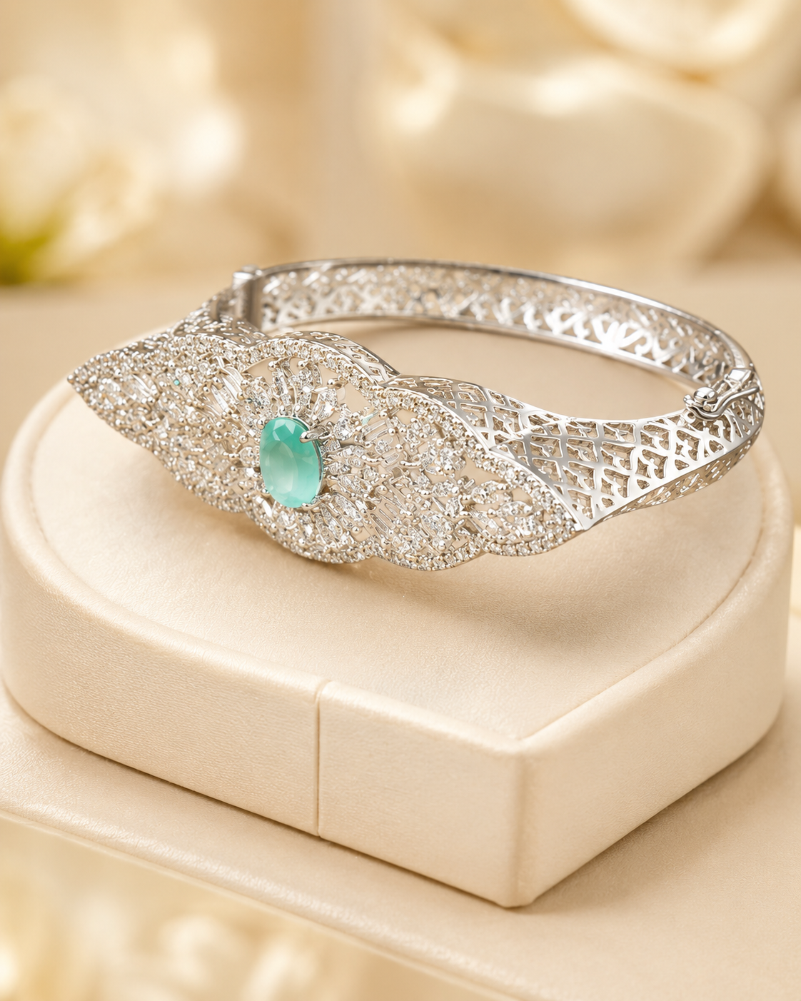 Rhodium-plated, American Zircon Mint Color – Jewelry Piece by Ladybug