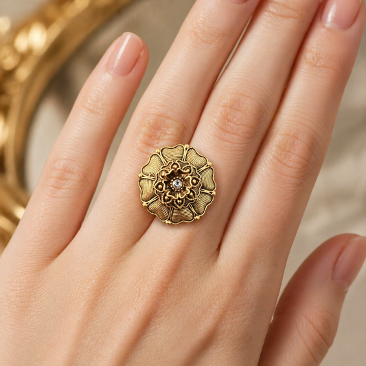 Rajwari ring with white and Ruby stone – Ring by Ladybug