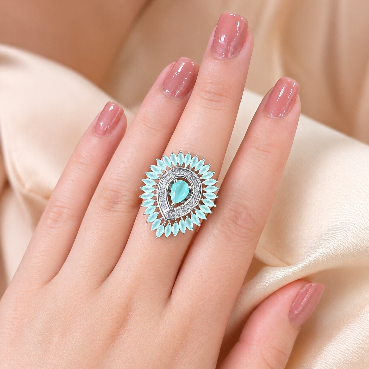 Teardrop shape rings – Ring by Ladybug (Photo 2)