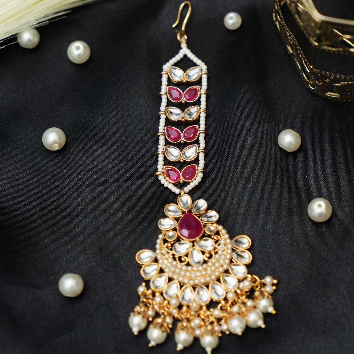 Kundan Bindiya, with Ruby and Emerald Stones