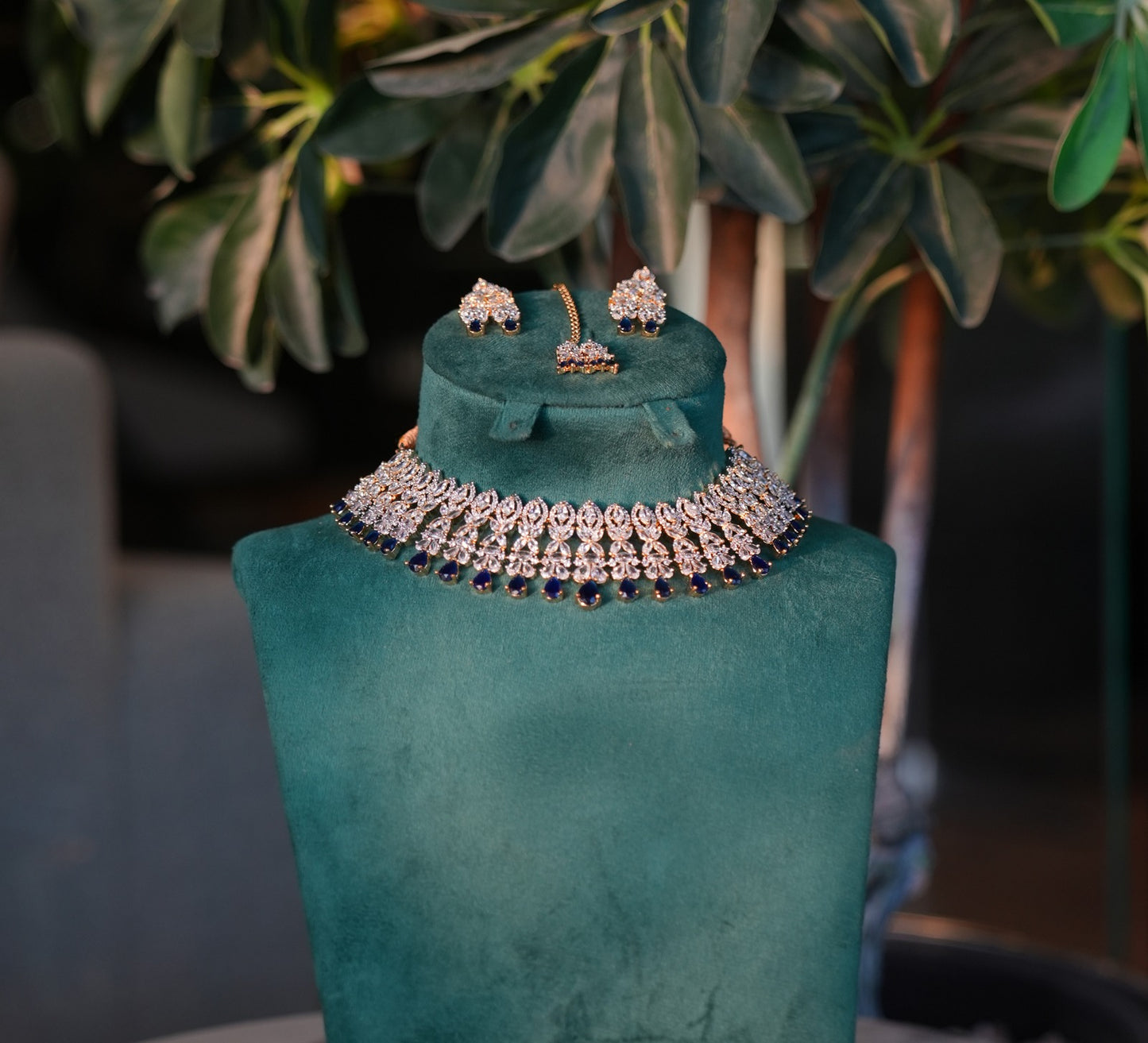 Gold-plated set with Ad Zircon & Sapphire stone