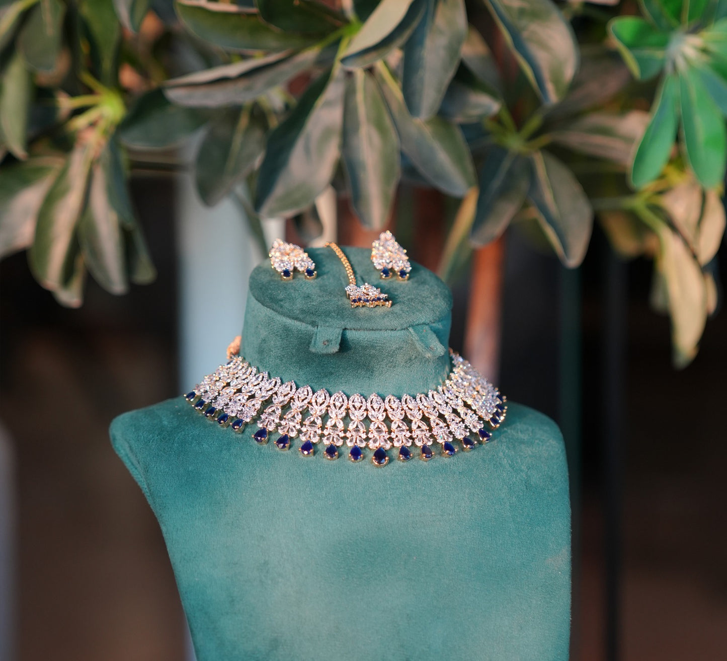 Gold-plated set with Ad Zircon & Sapphire stone