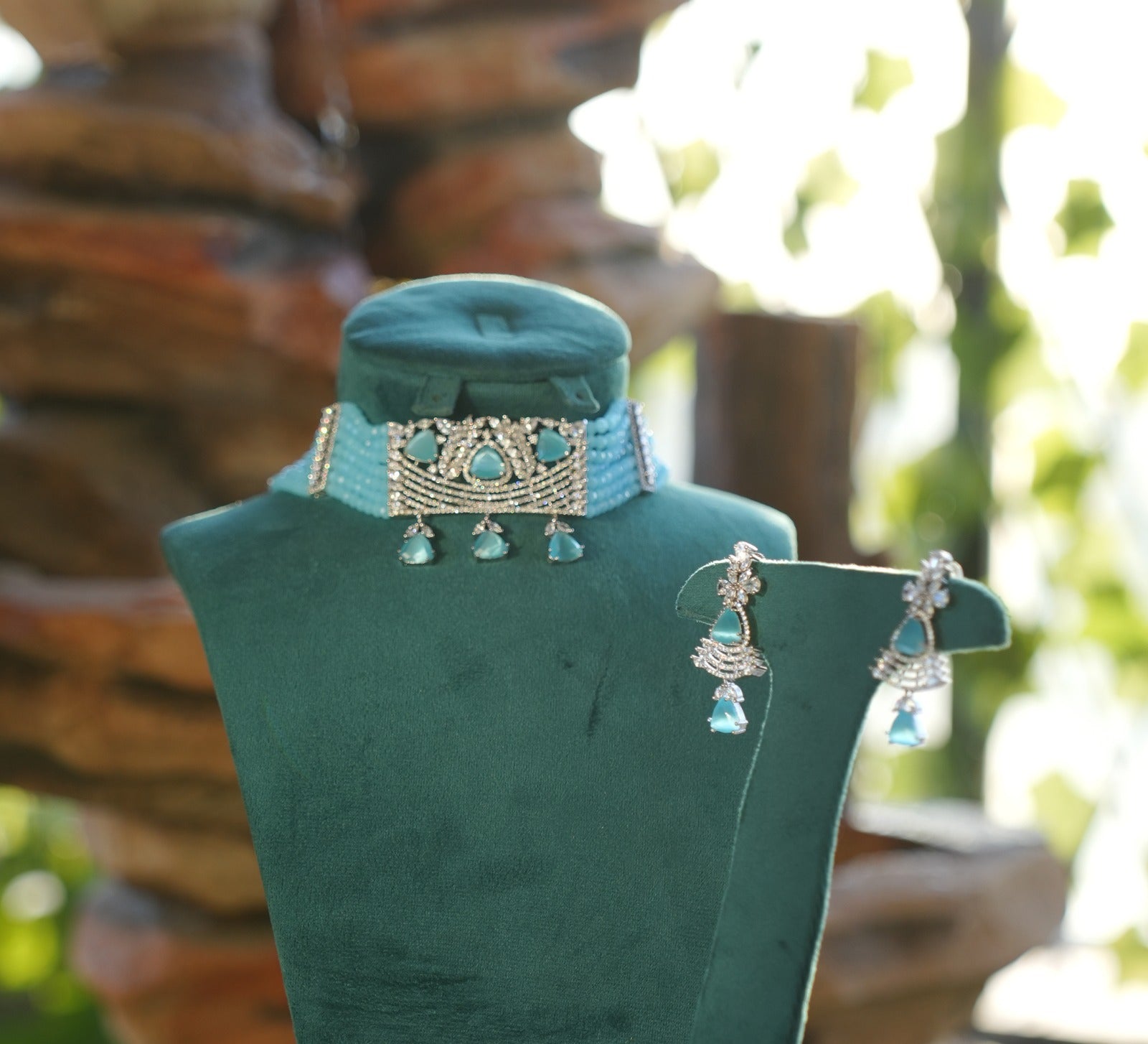 Rhodium-plated Choker Set and Ice Blue  with Ad Zircon