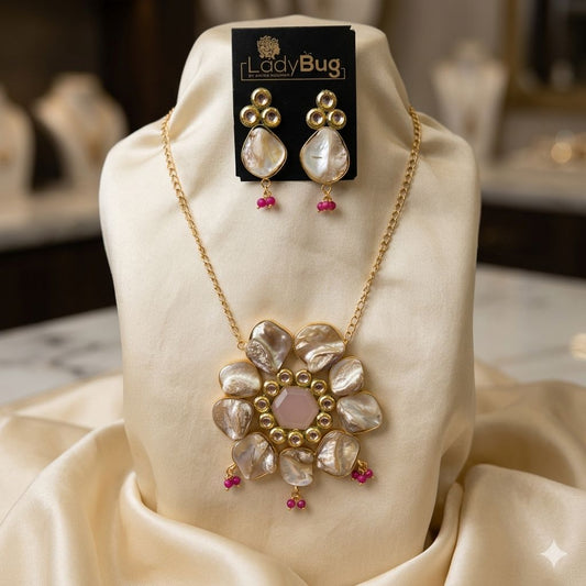 Mother Pearl Mala with Gold – Mala Necklace by Ladybug